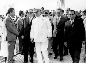 [Fotografia]  - Visitas oficiais
Arquivo Histórico de São Tomé e Príncipe, , 1954 - 5 pags.